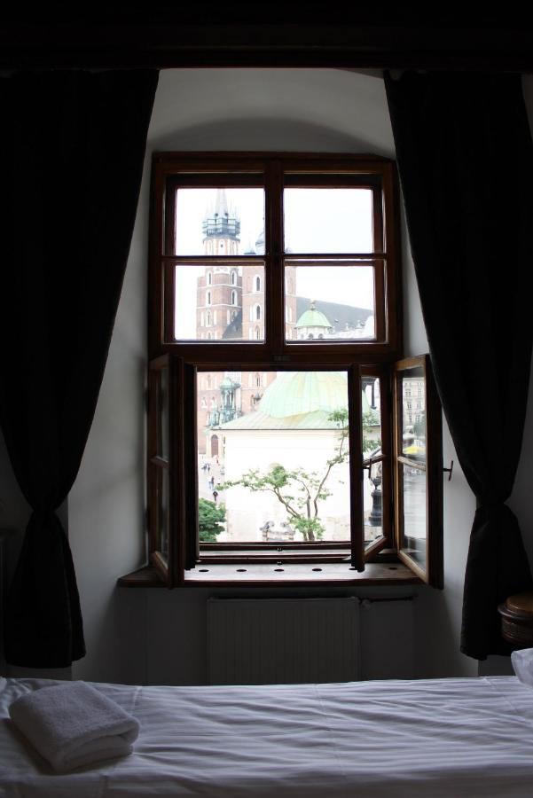 Main Square 18 View 2 Apartment Krakow Bagian luar foto