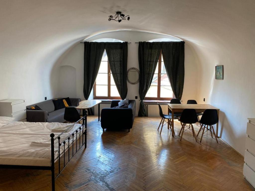 Main Square 18 View 2 Apartment Krakow Bagian luar foto